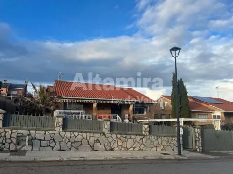 Chalet en calle de Fuente Empedrada, 29